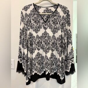 Black & White Long sleeve blouse